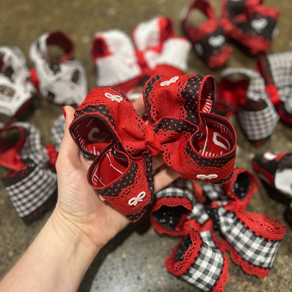 Red and Black University of Georgia Crispy Ribbon Bow Hair Accessory on Clip